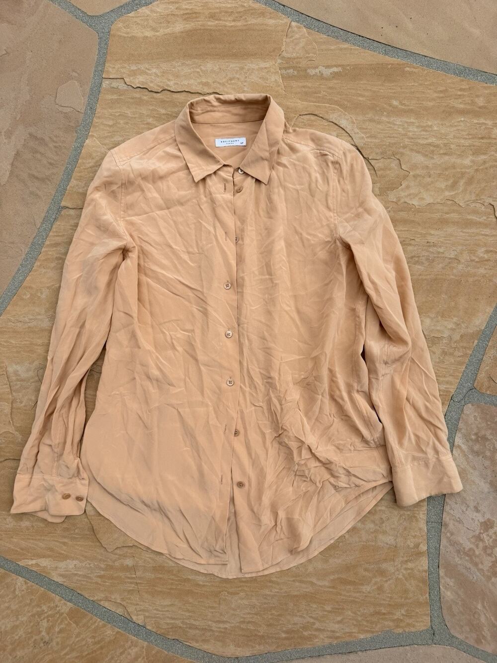 Equipment Femme Silk Button Down Blouse In Peach Size Small